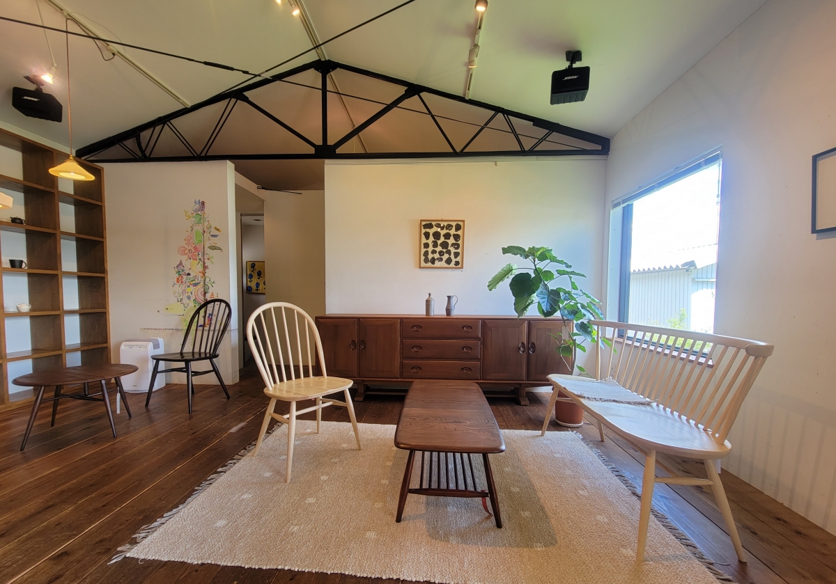アーコール/ercol 納品事例 リビング ラブシート＆ウィンザーチェア